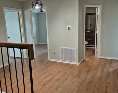 2913 David Drive - Photo Thumbnail 7