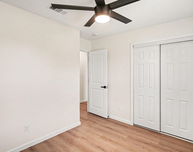 772 Hampshire Drive - Photo Thumbnail 17