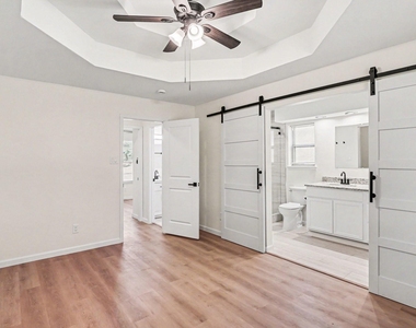 772 Hampshire Drive - Photo Thumbnail 11