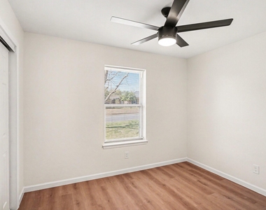 772 Hampshire Drive - Photo Thumbnail 16