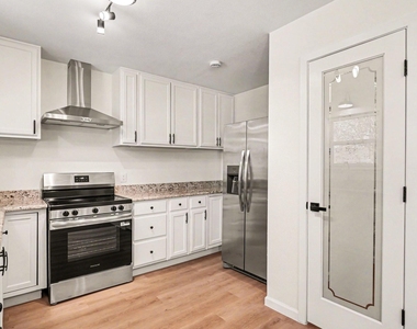 772 Hampshire Drive - Photo Thumbnail 8