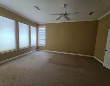 4204 Bluff View Drive - Photo Thumbnail 7
