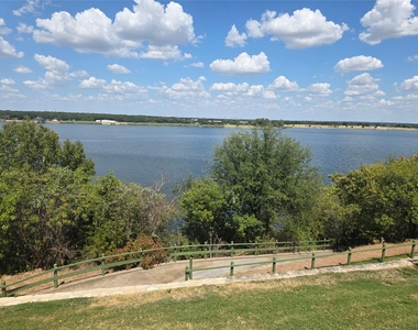 4204 Bluff View Drive - Photo Thumbnail 23