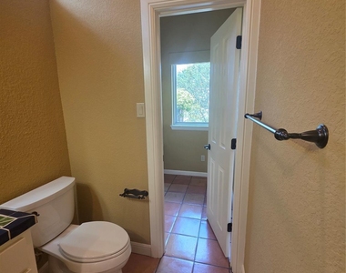 4204 Bluff View Drive - Photo Thumbnail 17