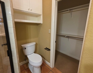 4204 Bluff View Drive - Photo Thumbnail 21