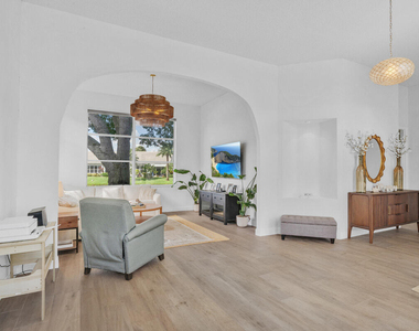 7693 Rockford Road - Photo Thumbnail 6