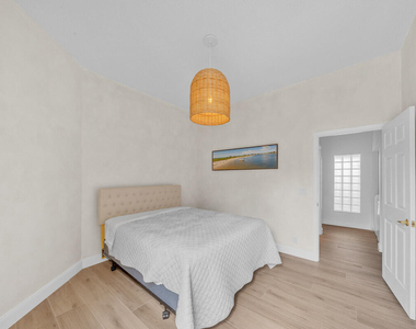7693 Rockford Road - Photo Thumbnail 22