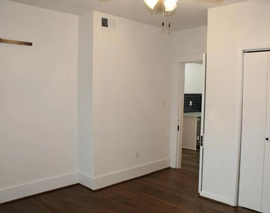 5632 Willis Avenue - Photo Thumbnail 11