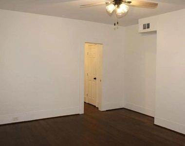 5632 Willis Avenue - Photo Thumbnail 14