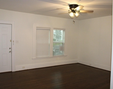 5632 Willis Avenue - Photo Thumbnail 6