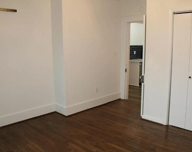 5632 Willis Avenue - Photo Thumbnail 10