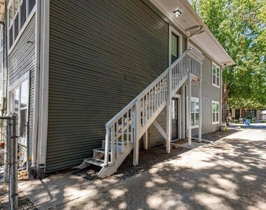 5632 Willis Avenue - Photo Thumbnail 4
