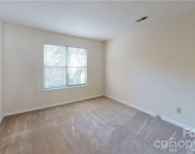 5622 Amity Springs Drive - Photo Thumbnail 18