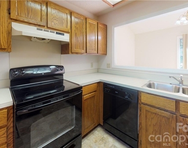 5622 Amity Springs Drive - Photo Thumbnail 6