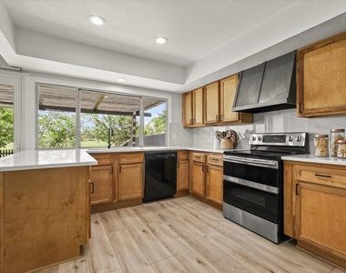 3022 Ravine Trail - Photo Thumbnail 8