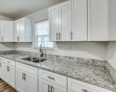 3902 Kenilworth Street - Photo Thumbnail 19