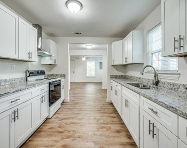 3902 Kenilworth Street - Photo Thumbnail 14