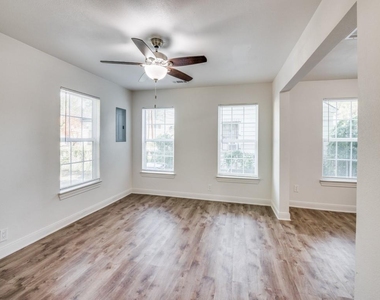 3902 Kenilworth Street - Photo Thumbnail 23