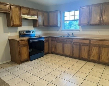 703 Mill Street - Photo Thumbnail 4