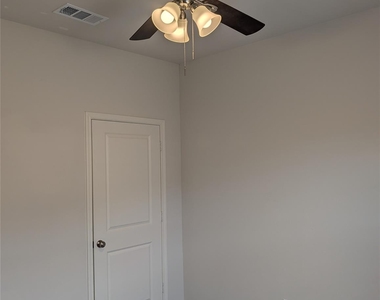 504 Jameson Street - Photo Thumbnail 14