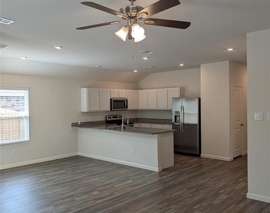 504 Jameson Street - Photo Thumbnail 3