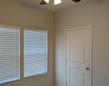 504 Jameson Street - Photo Thumbnail 13