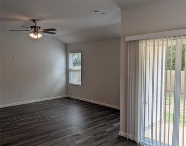 504 Jameson Street - Photo Thumbnail 8