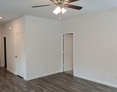 504 Jameson Street - Photo Thumbnail 2