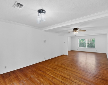 2927 Selma Lane - Photo Thumbnail 4