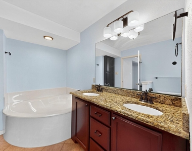 2927 Selma Lane - Photo Thumbnail 14