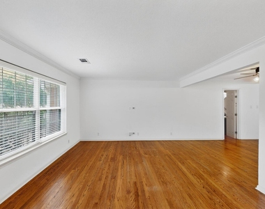 2927 Selma Lane - Photo Thumbnail 5