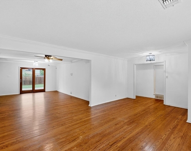 2927 Selma Lane - Photo Thumbnail 2