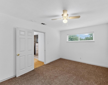 2927 Selma Lane - Photo Thumbnail 17