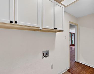 2927 Selma Lane - Photo Thumbnail 32
