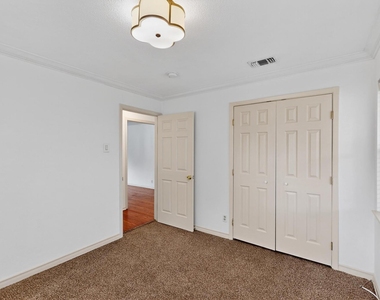 2927 Selma Lane - Photo Thumbnail 29
