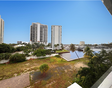 9 N Birch Road - Photo Thumbnail 10