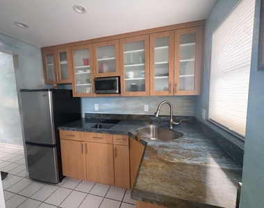 9 N Birch Road - Photo Thumbnail 2