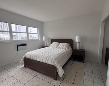 9 N Birch Road - Photo Thumbnail 4