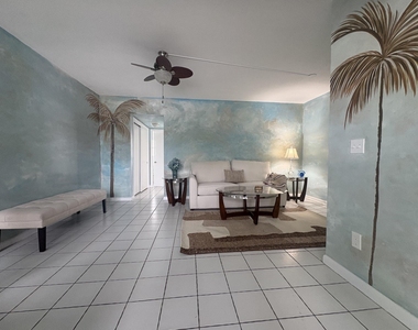 9 N Birch Road - Photo Thumbnail 8