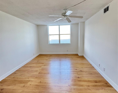 5200 N Ocean Boulevard - Photo Thumbnail 23