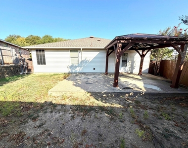 1108 Conner Court - Photo Thumbnail 12