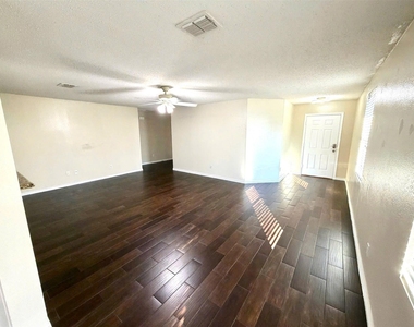 1108 Conner Court - Photo Thumbnail 2