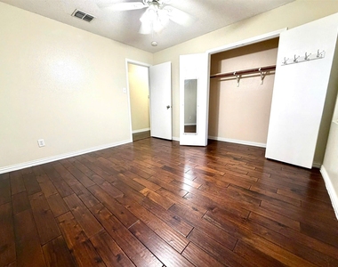 1108 Conner Court - Photo Thumbnail 8