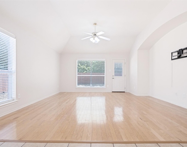 2755 Honey Suckle Drive - Photo Thumbnail 15