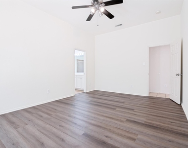 2755 Honey Suckle Drive - Photo Thumbnail 17