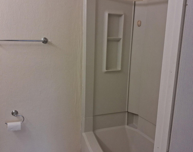 2401 Riverside Drive - Photo Thumbnail 8