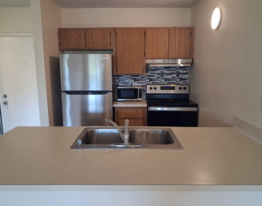 2401 Riverside Drive - Photo Thumbnail 1