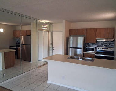 2401 Riverside Drive - Photo Thumbnail 4