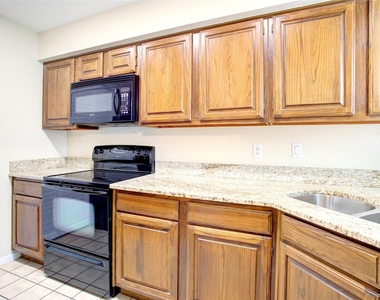 1304 Harwell Drive - Photo Thumbnail 5