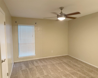 1304 Harwell Drive - Photo Thumbnail 14